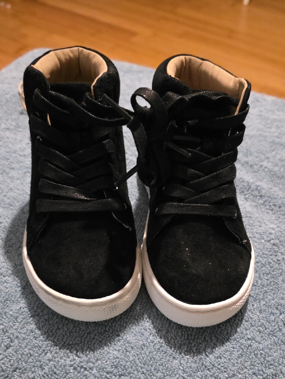 Janie and Jack Black High-Top Kids Sneakers